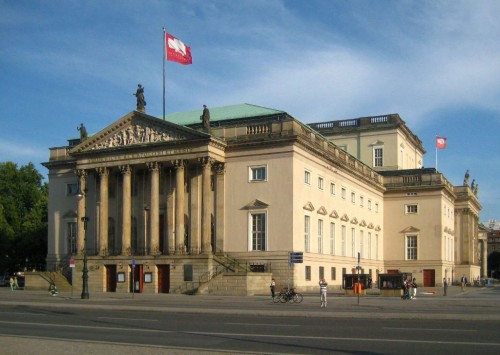 Улица Унтер-ден-Линден (Unter den Linden)