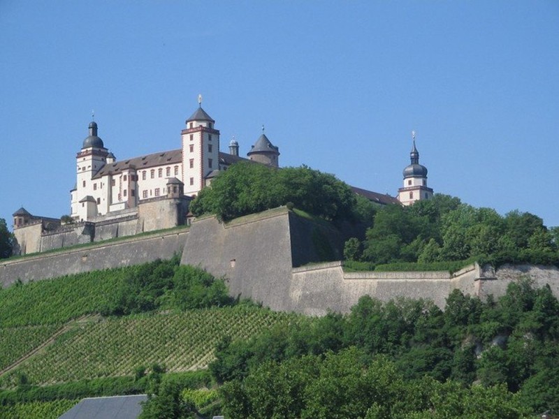Крепость Мариенберг (Festung Marienberg)