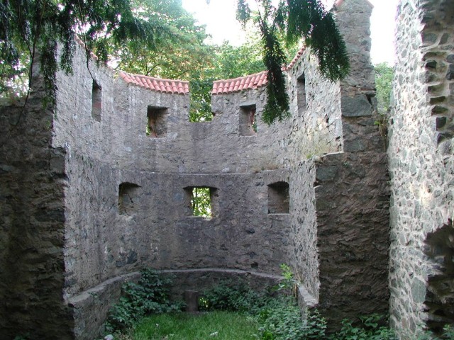 Замок Франкенштейн (Burg Frankenstein)