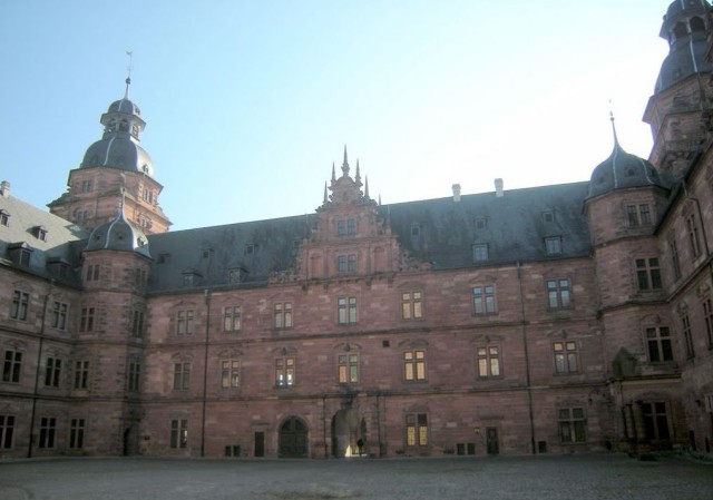 Замок Йоханнесбург (Schloss Johannisburg)