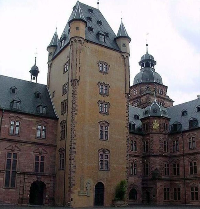Замок Йоханнесбург (Schloss Johannisburg)