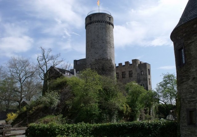 Замок Пирмонт (Burg Pyrmont)