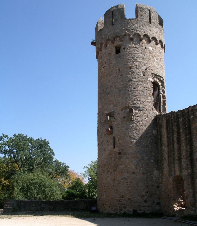 Замок Штаркенбург (Starkenburg)
