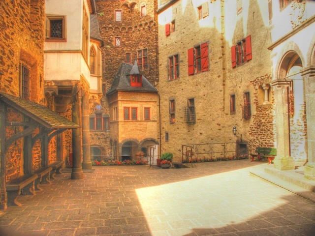 Замок Эльц (Burg Eltz)