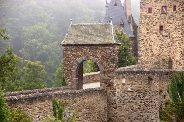 Замок Эльц (Burg Eltz)