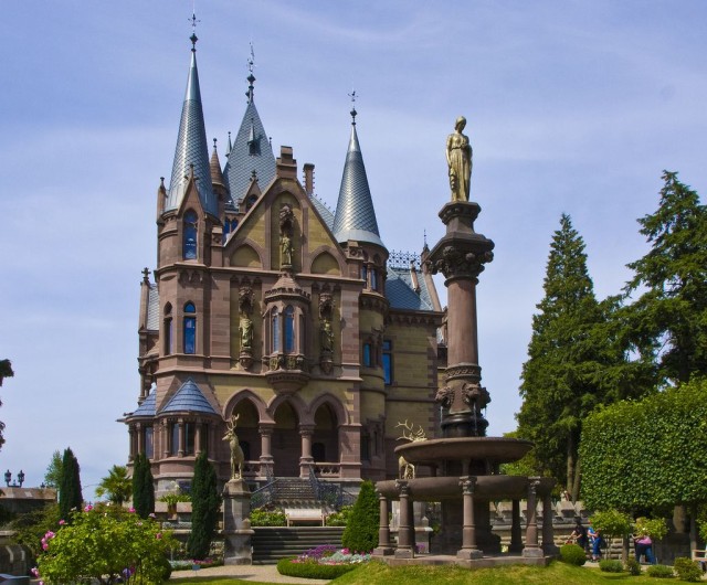Замок Драхенбург (Schloss Drachenburg)