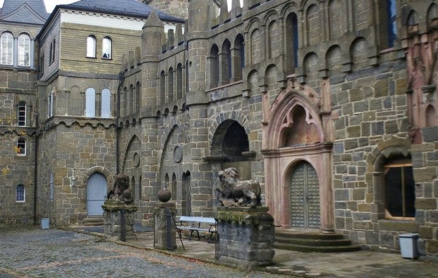 Замок Лёвенбург (Löwenburg)