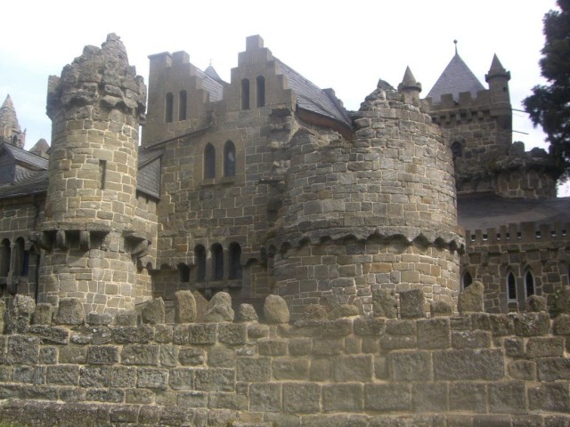 Замок Лёвенбург (Löwenburg)
