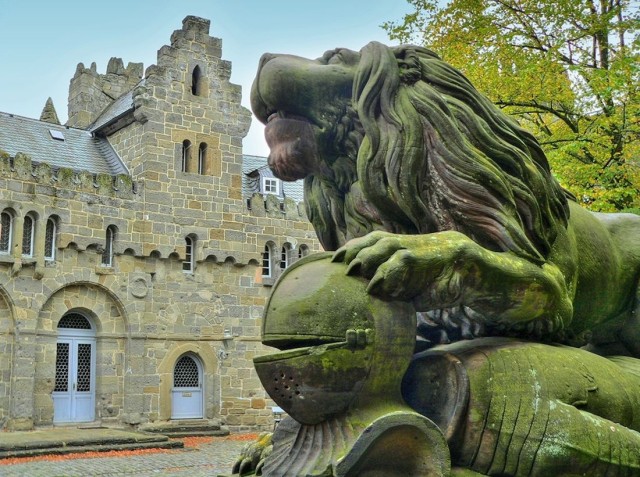 Замок Лёвенбург (Löwenburg)