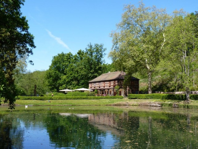 Замок Меспелбрунн (Schloss Mespelbrunn)
