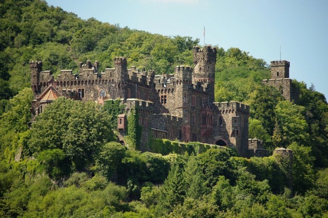 Замок Райхенштайн (Burg Reichenstein или Falkenburg genannt)