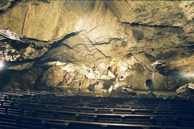 Бауманская пещера или пещера Baumanns (Baumannshöhle)
