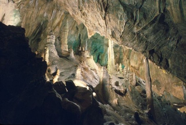 Бауманская пещера или пещера Baumanns (Baumannshöhle)