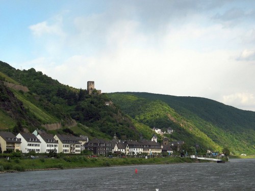 Замок Гутенфельс (Burg Gutenfels) 