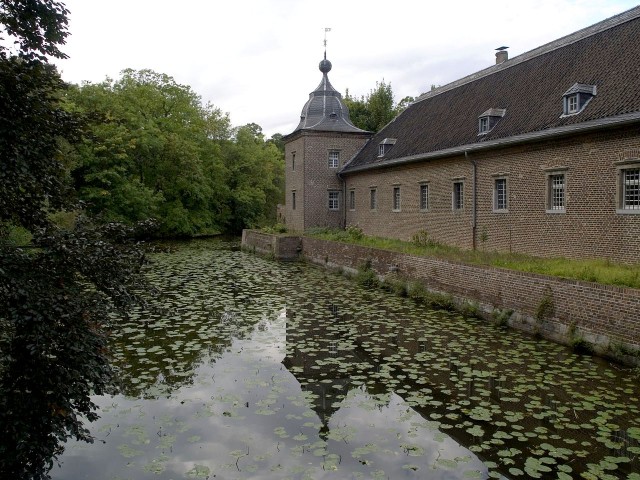Замок Хельторф (Schloss Heltorf)