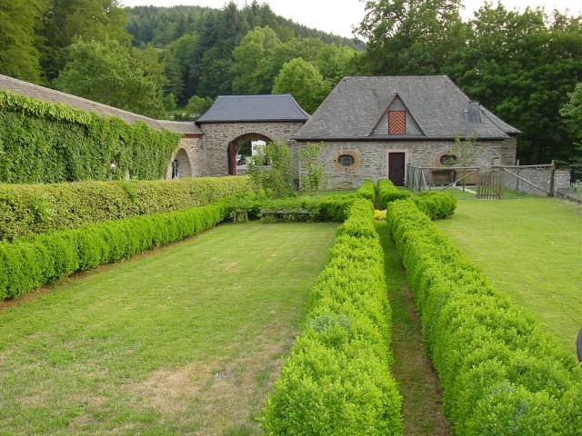 Замок Шнелленберг (Burg Schnellenberg)