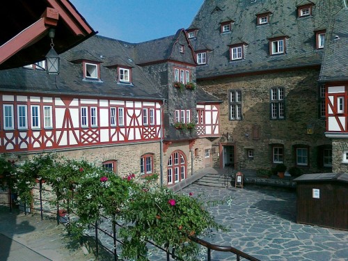 Замок Шталек (Burg Stahleck)