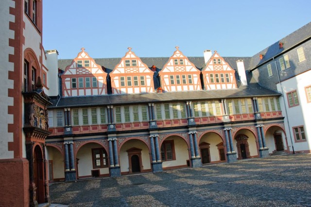 Замок Вайльбург (Schloss Weilburg)
