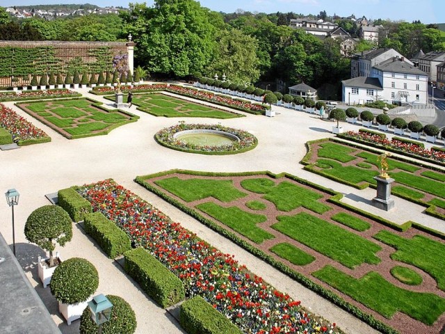 Замок Вайльбург (Schloss Weilburg)