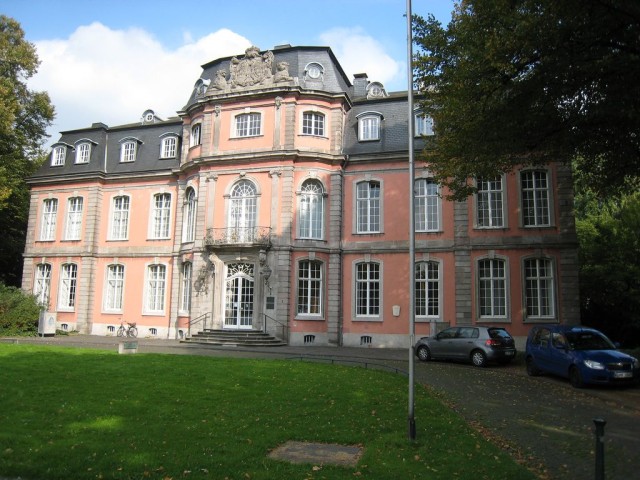 Замок Йегерхоф (Schloss Jägerhof)