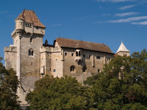Замок Лихтенштайн (Burg Liechtenstein) в Австрии