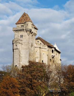 Замок Лихтенштайн (Burg Liechtenstein) в Австрии