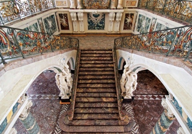 Охотничий замок Фалькенлуст (Jagdschloss Falkenlust)