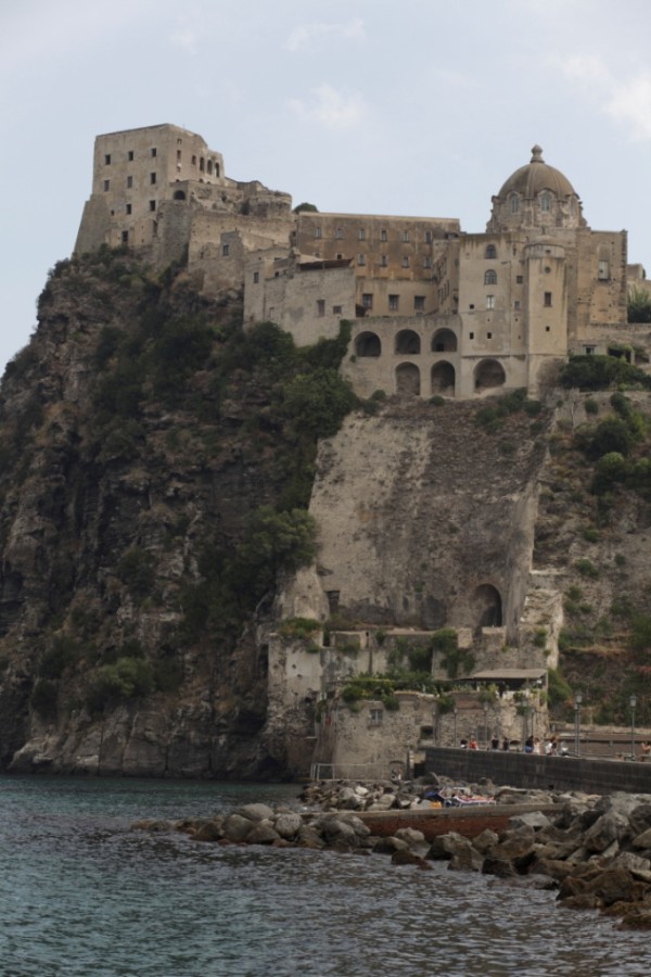 Ischia_Арагонский замокна искья Порто