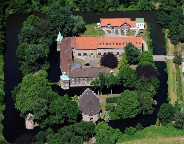 Замок Бладенхорст (Schloss Bladenhorst)