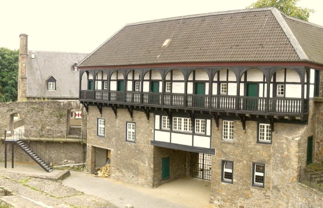 Замок Бройх (Schloss Broich )