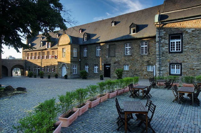 Замок Бройх (Schloss Broich )