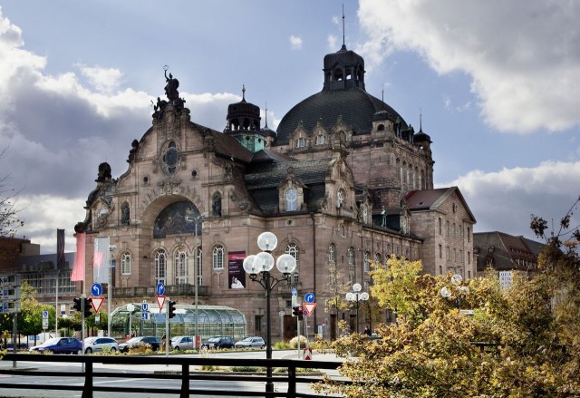 Государственный театр (Staatstheater)