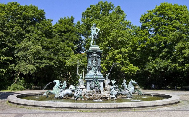 Нептунбруннен (Neptunbrunnen)