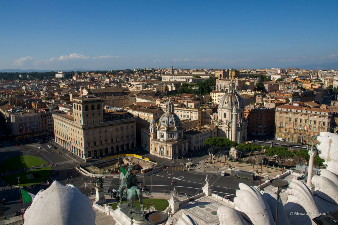 Афинеум и Palazzo delle Assicurazioni Generali