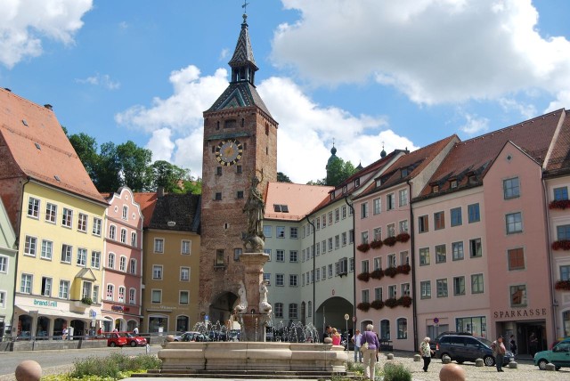 Башня Шмальцтурм (Schmalzturm) на главной площади
