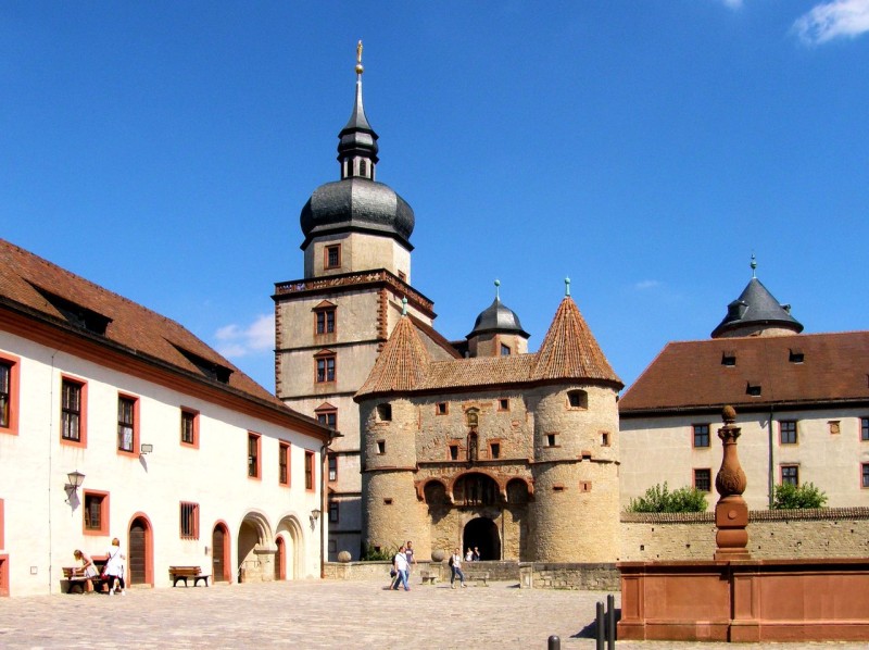 Крепость Мариенберг (Festung Marienberg)
