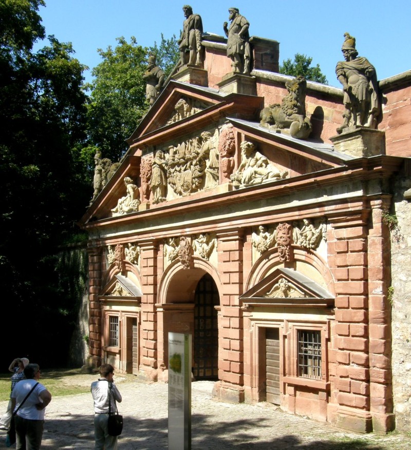 Крепость Мариенберг (Festung Marienberg)