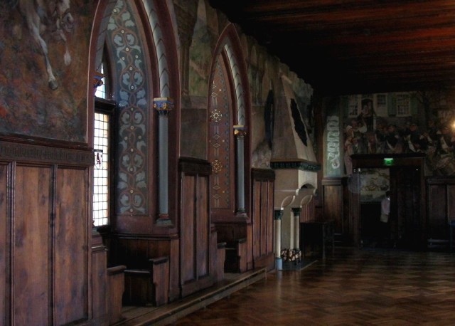 Замок Бург (Schloss Burg)
