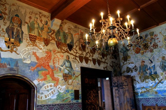 Замок Бург (Schloss Burg)