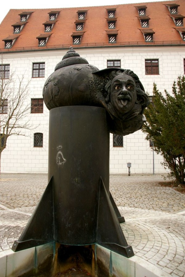Фонтан Эйнштейна (Einstein-Brunnen)