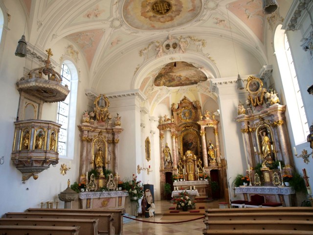 Приходская церковь св. Якоба (Pfarrkirche St. Jakob)