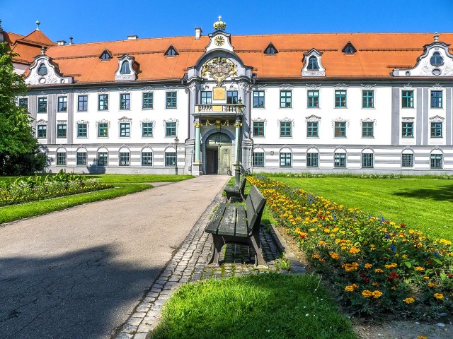 Бывшая епископская резиденция (Fürstbischöfliche Residenz)