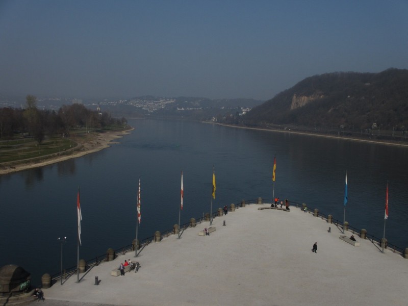 Deutsches Eck – Немецкий угол: справа – Рейн, слева - Мозель