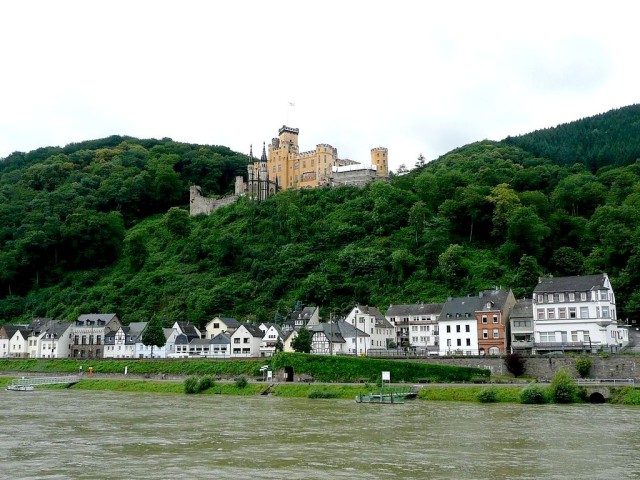 Замок Штольценфельс (Schloss Stolzenfels)