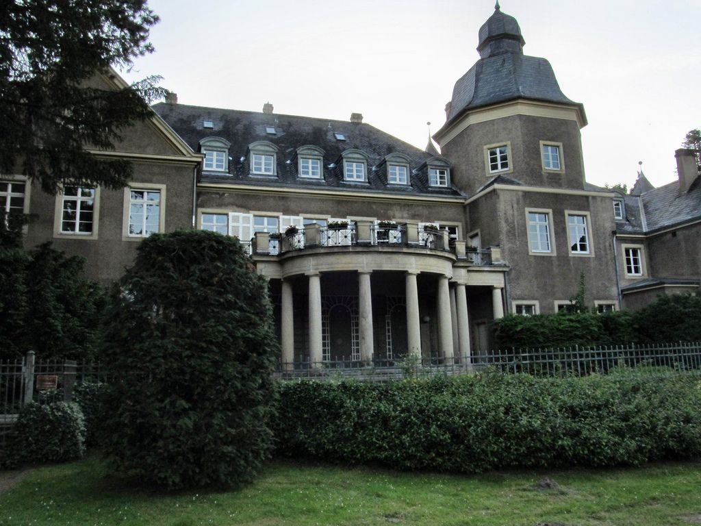 Замок Гарат (Schloss Garath)