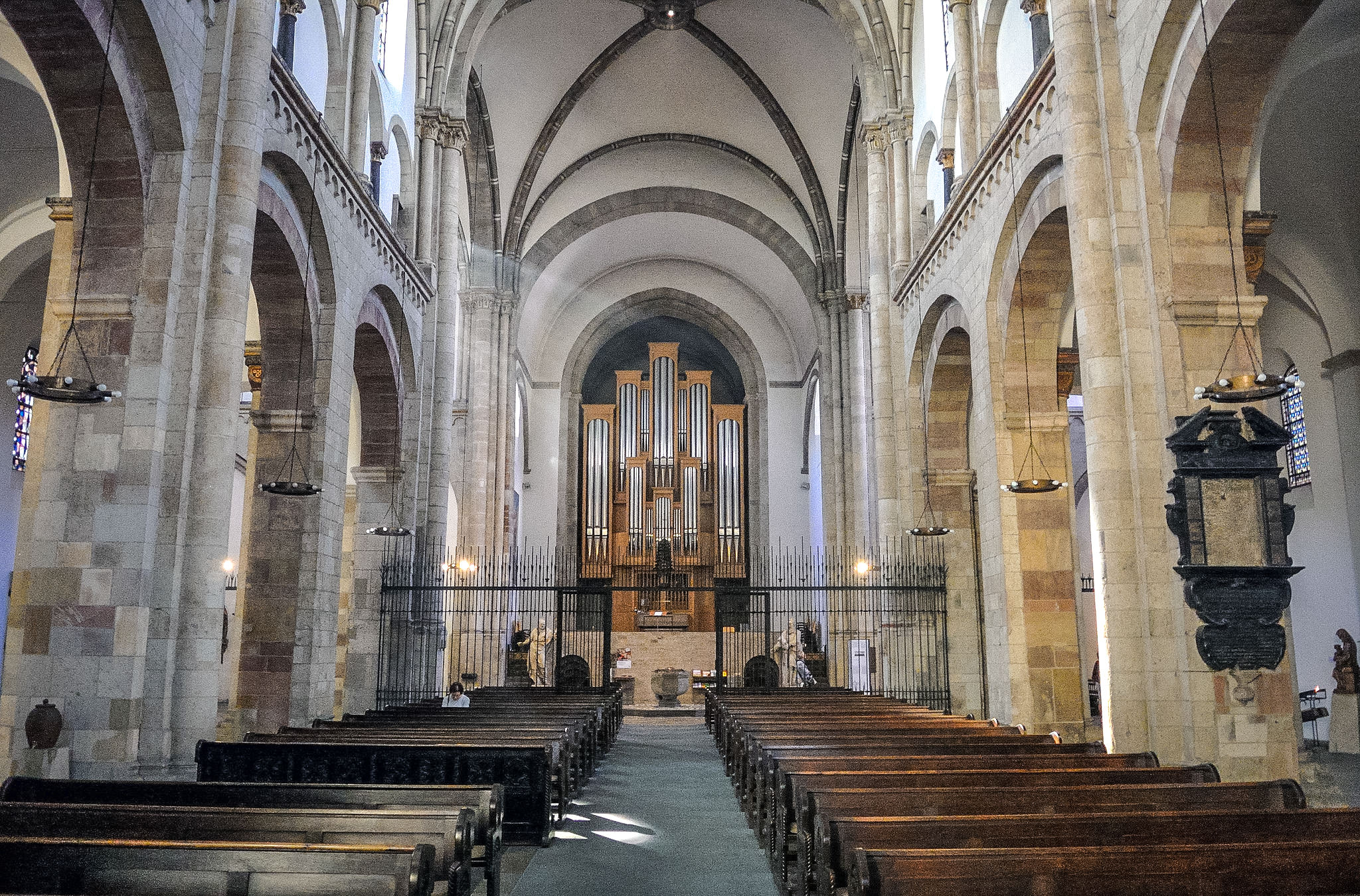 Центральный неф