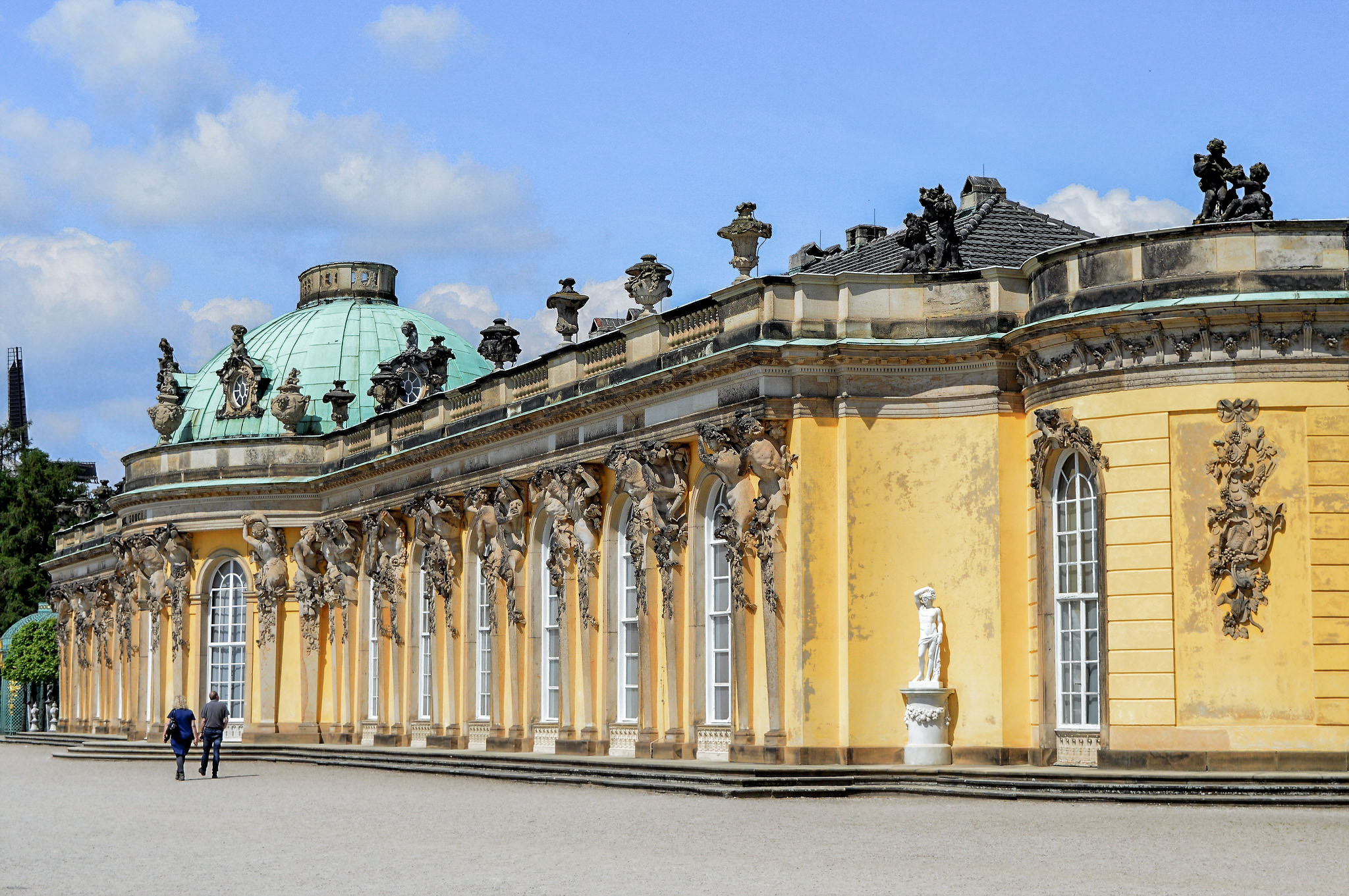 Южный фасад замка