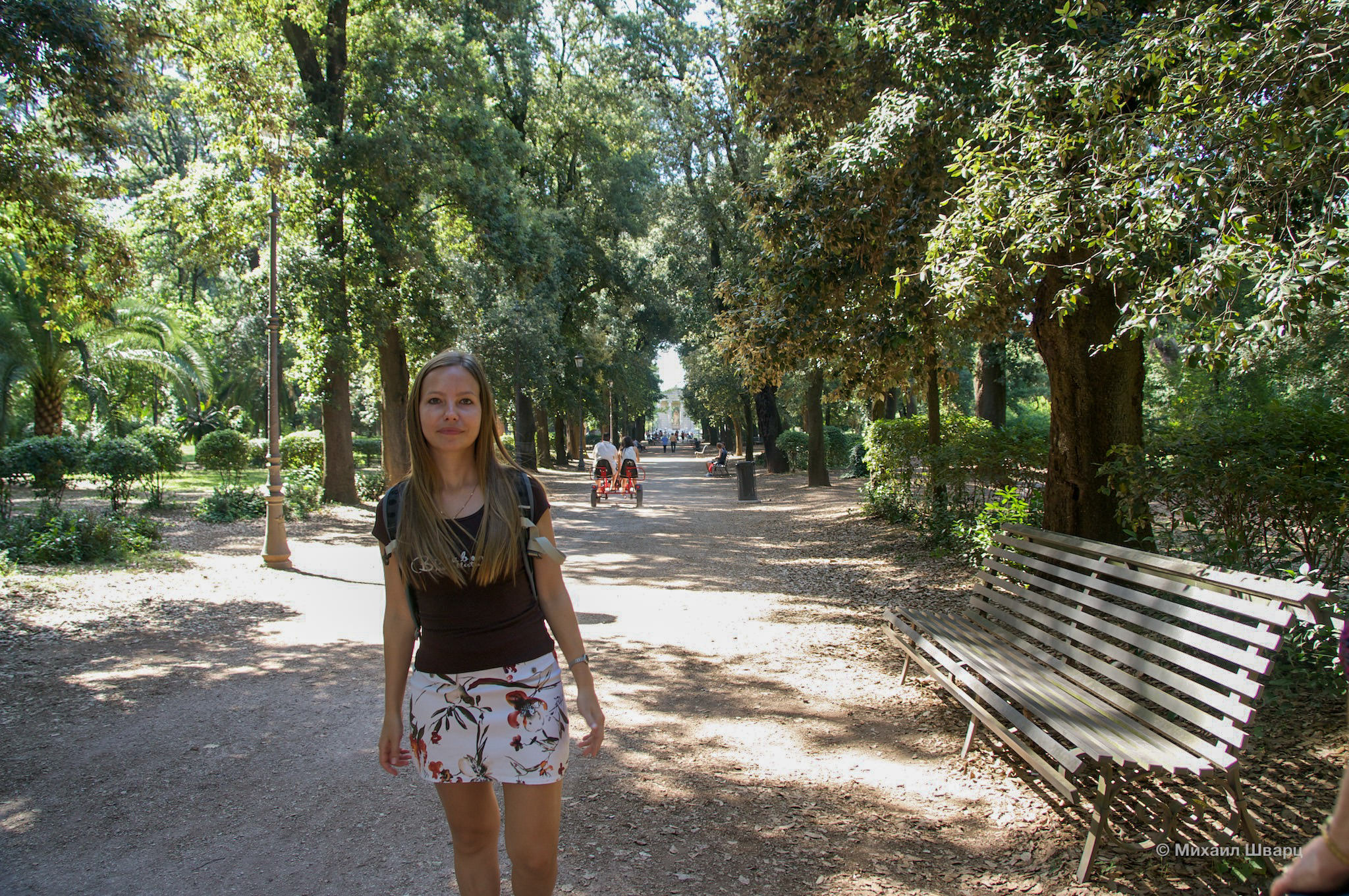 На аллеях парка