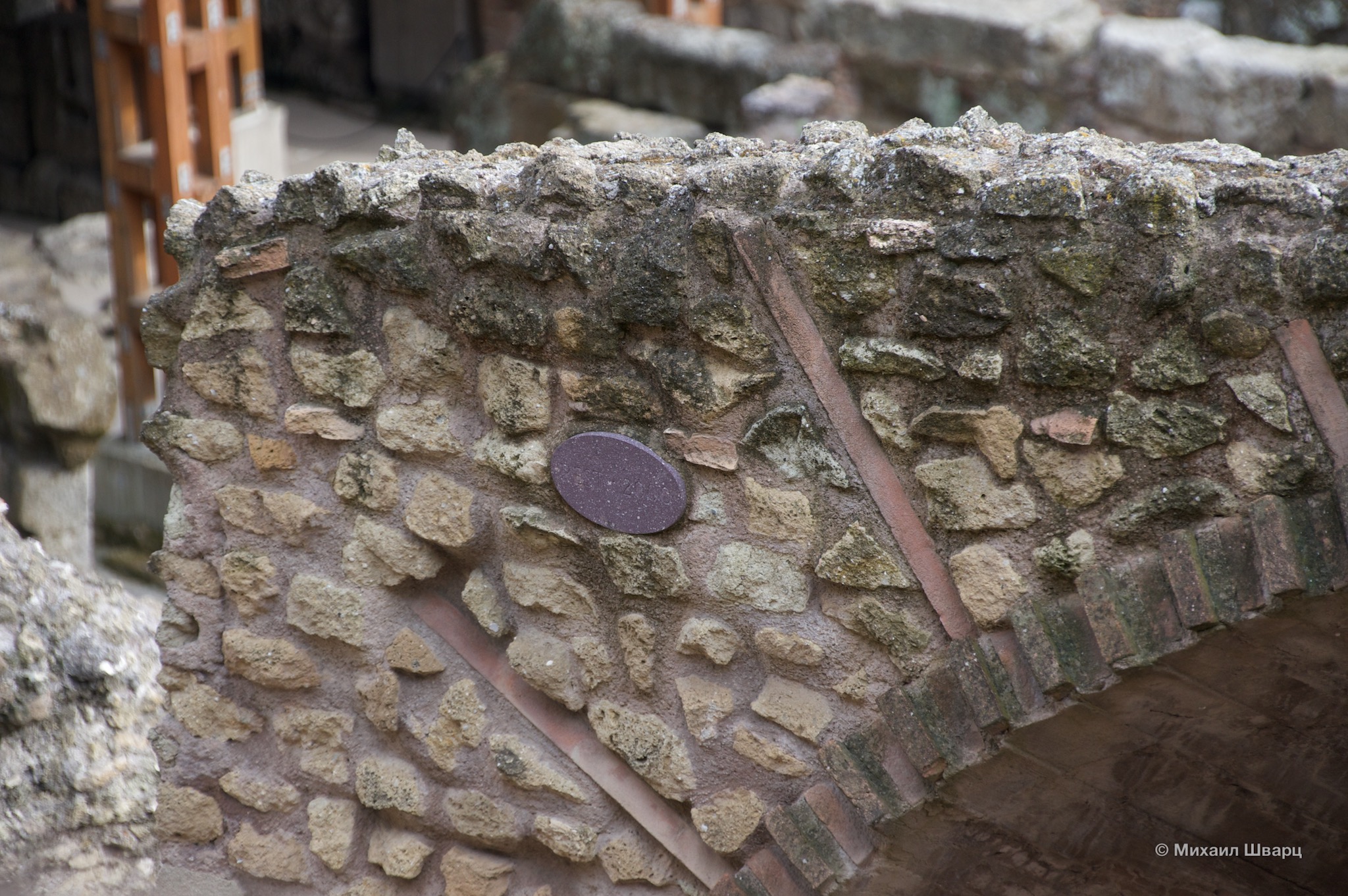 Древние камни