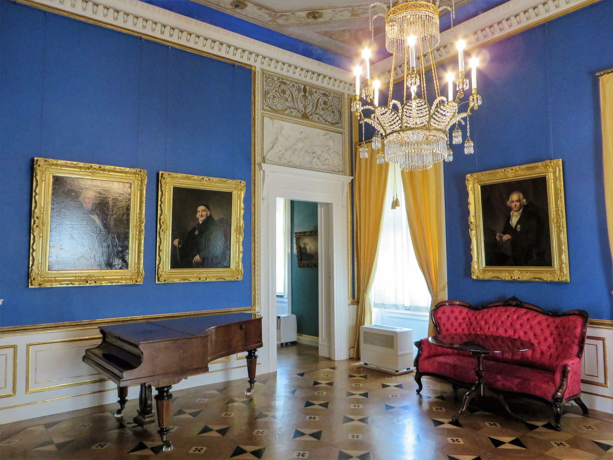 Голубая комната